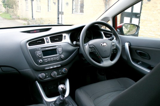 Kia cee\'d SW: Full on the road review Kia cee\'d SW: Full on the road review