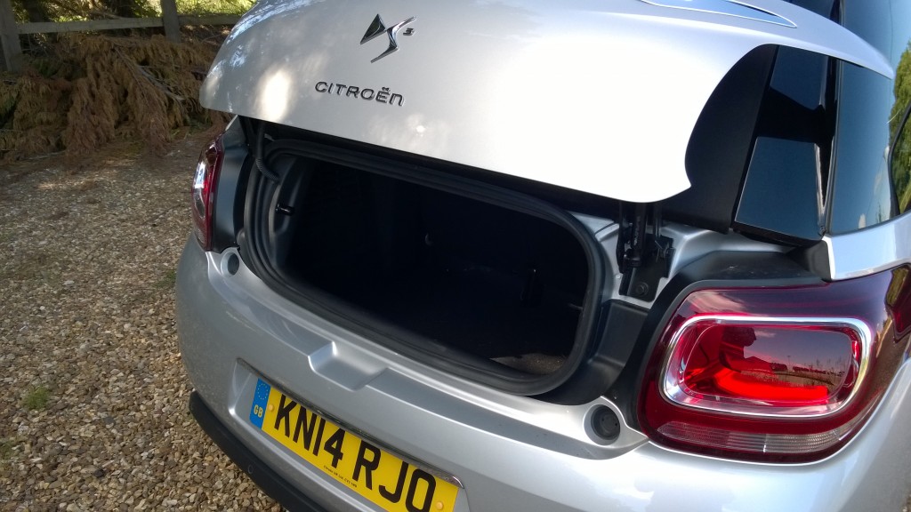 Postbox-style rear boot access on DS3
