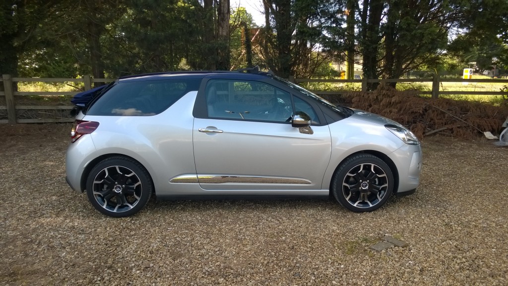 DS3 Cabriolet retains the fixed top pillars