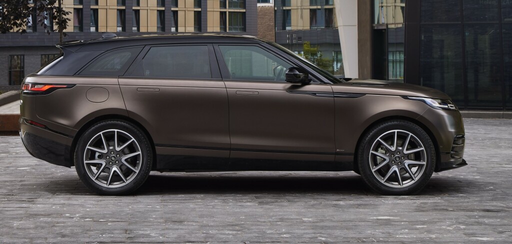 Brote penitencia ancla Range Rover Velar offers more elegance and tech | 2023 Car Review