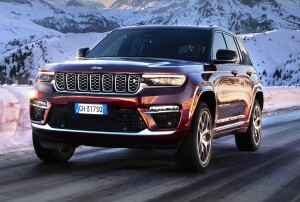 Jeep Grand Cherokee 4xe car lease front.