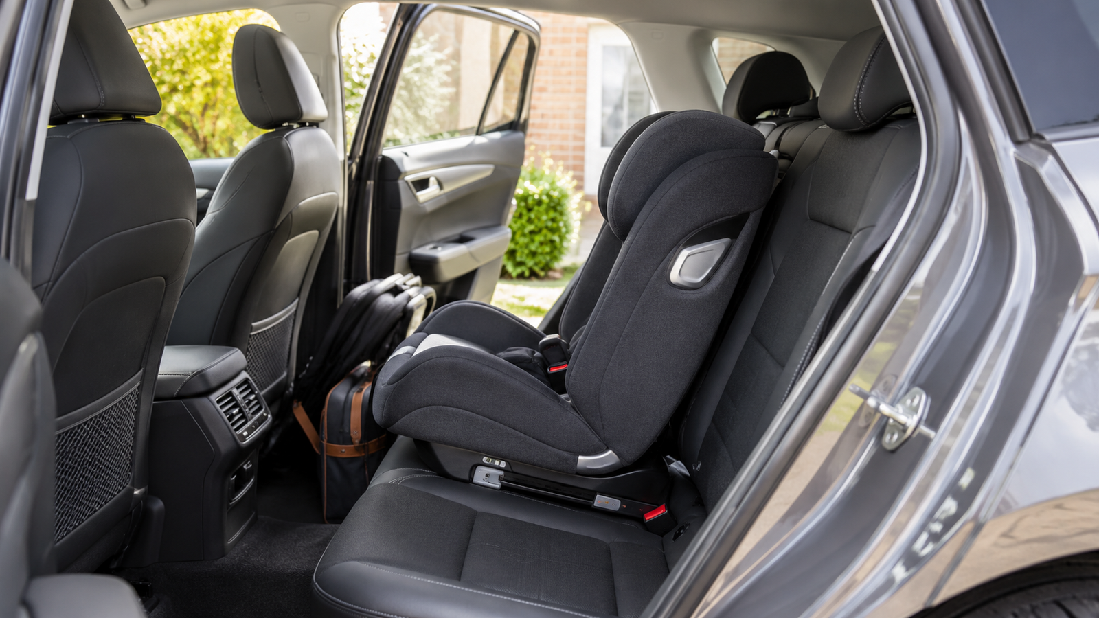 Best Cars for Child Car Seats: ISOFIX, Safety Ratings & Space