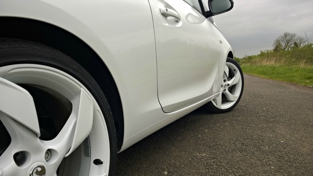 Wheels and side detail in Vauxhall Adam White Edition