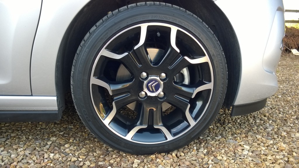 Alloy wheel detail on the DS3