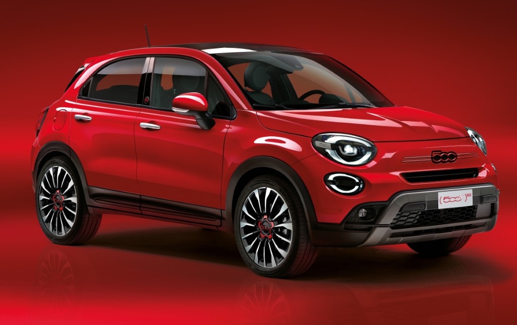 Fiat 500X Hybrid makes its debut