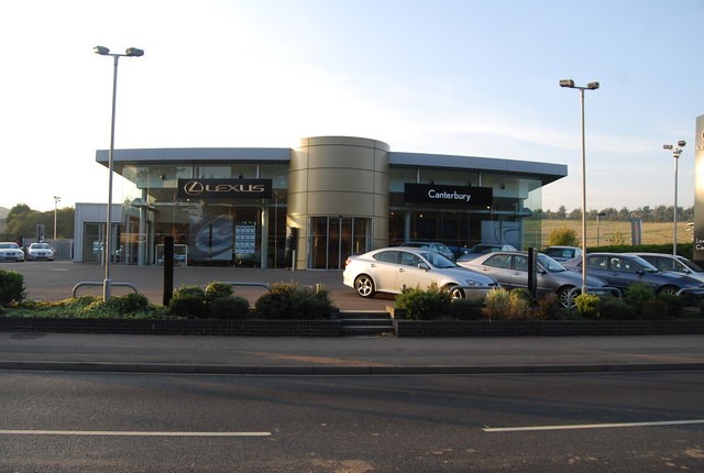 Leasing a Lexus: Drive Luxury in the UK