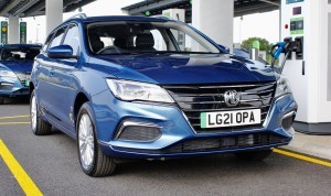 MG MG5 EV car lease front