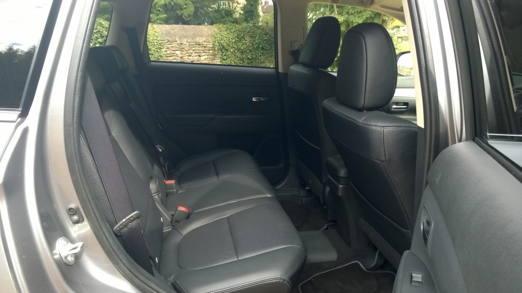 Mitsubishi Outlander PHEV Rear Passenger legroom