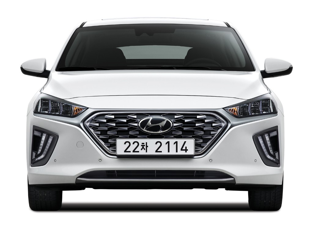The new Hyundai Ioniq hybrid boosts connectivity