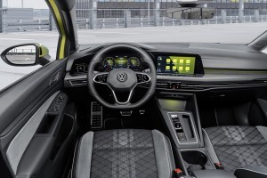 The new Volkswagen Golf Variant R-Line