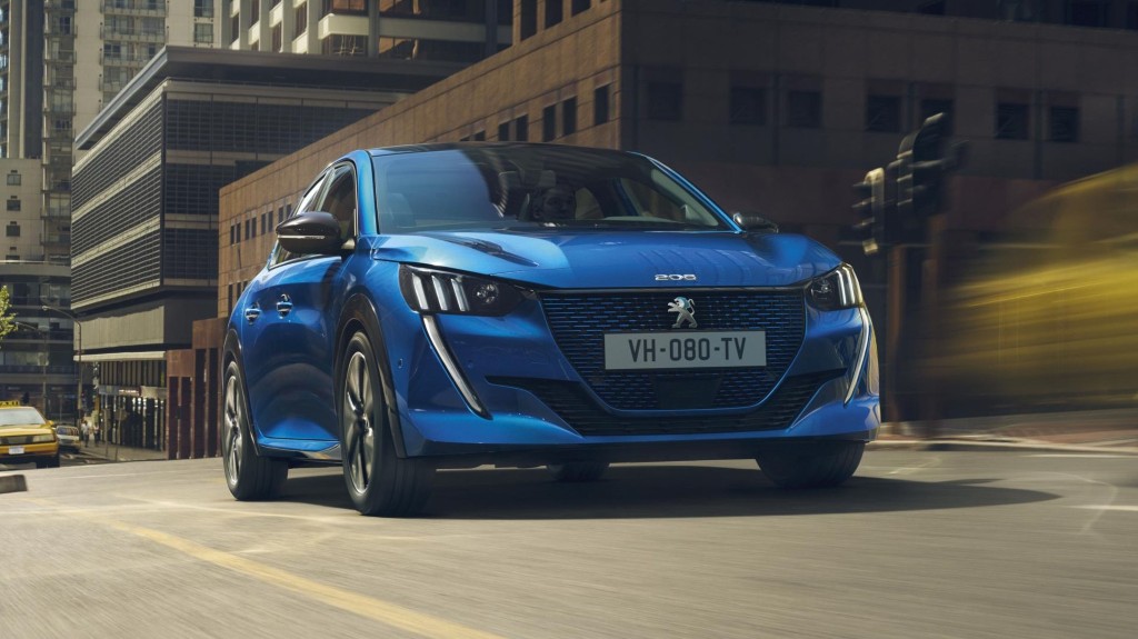 Switch onto the new Peugeot e-208
