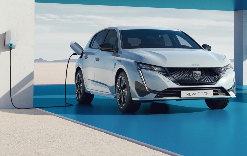 New Peugeot e-308 and e-308 SW models revealed