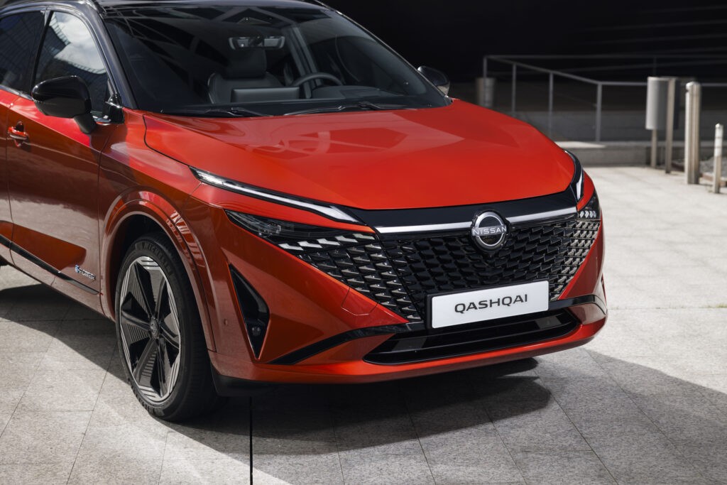 Nissan Qashqai Front Grile