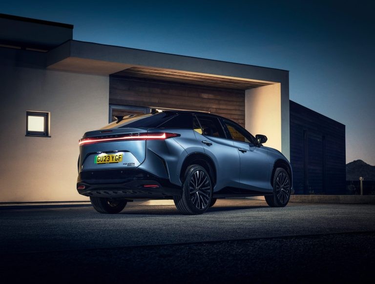 Leasing a Lexus: Drive Luxury in the UK