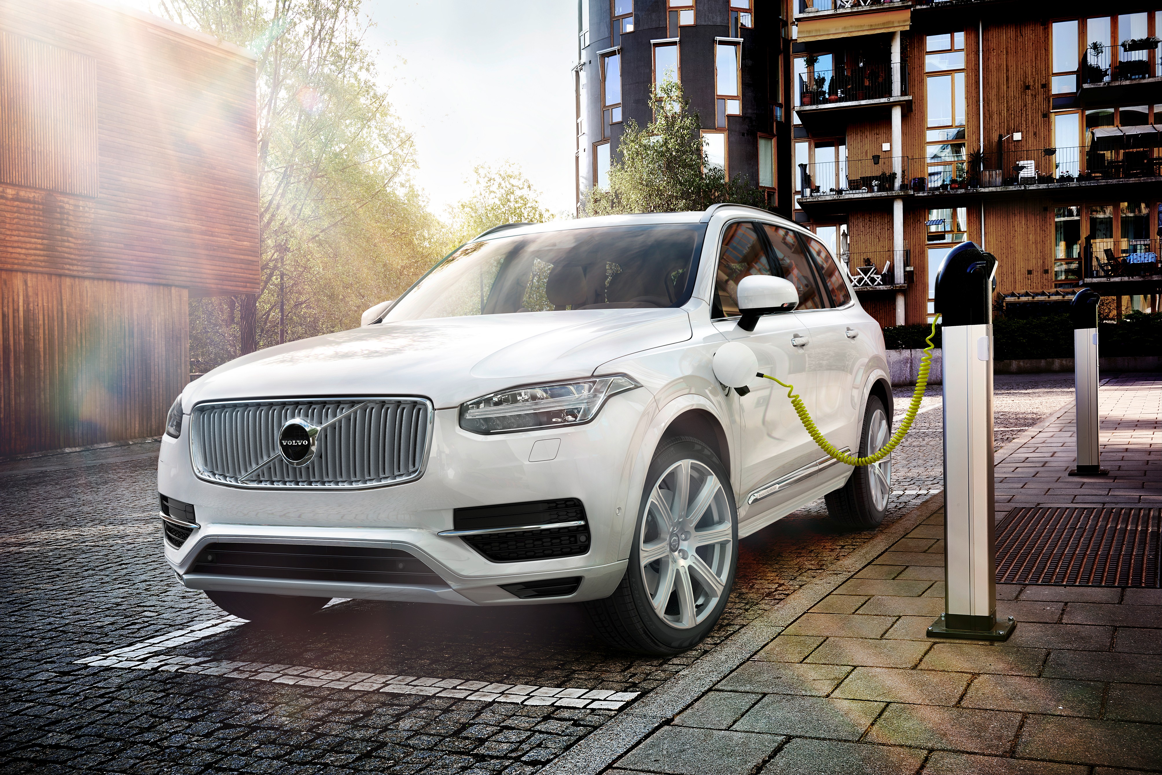Volvo XC90 introduces twin engine technology