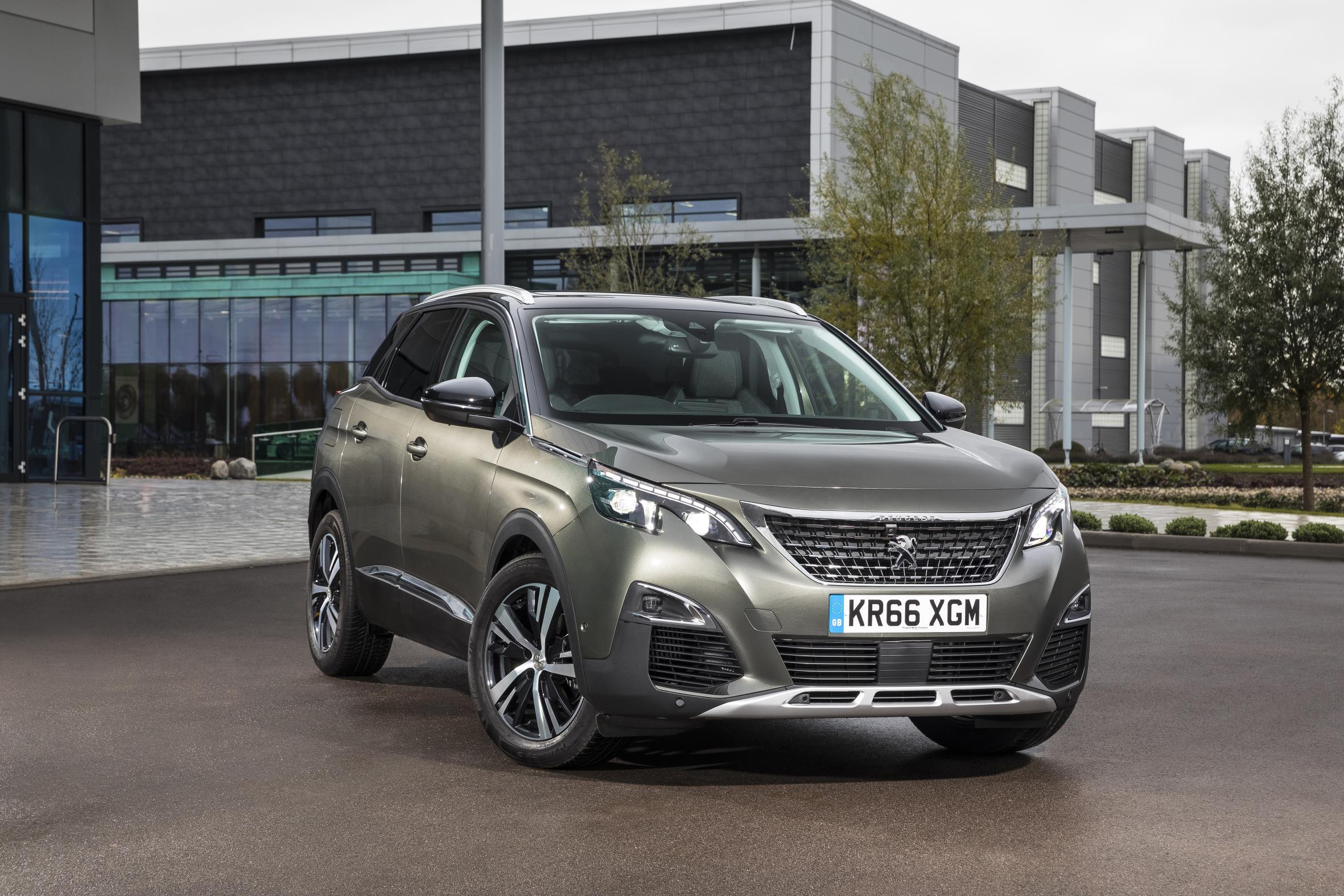 All-new Peugeot 3008 makes debut