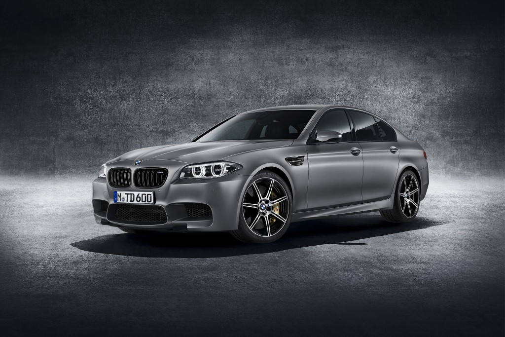 BMW M5 30 Jahre powerful silver grey BMW in studio