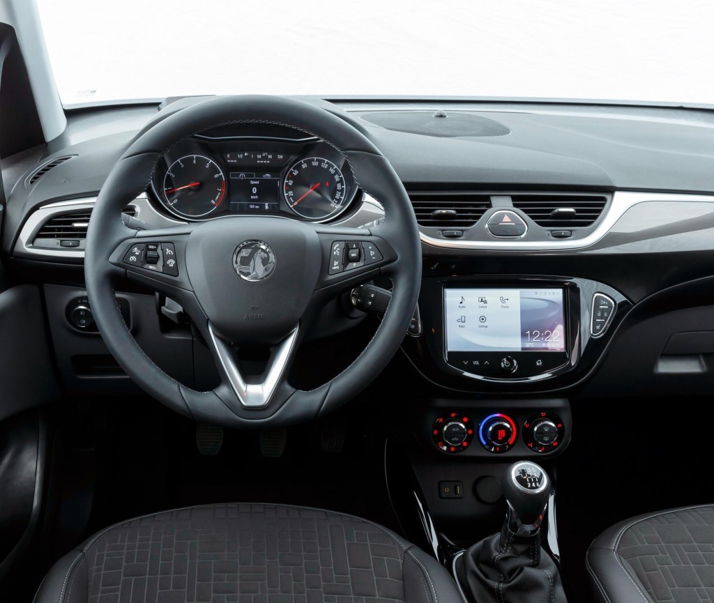 Fourth-generation Corsa: driver controls and equipment