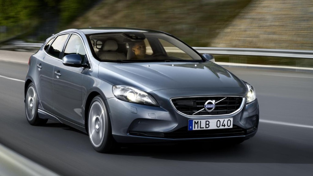 New D2 & T2 models join the Volvo V40 range