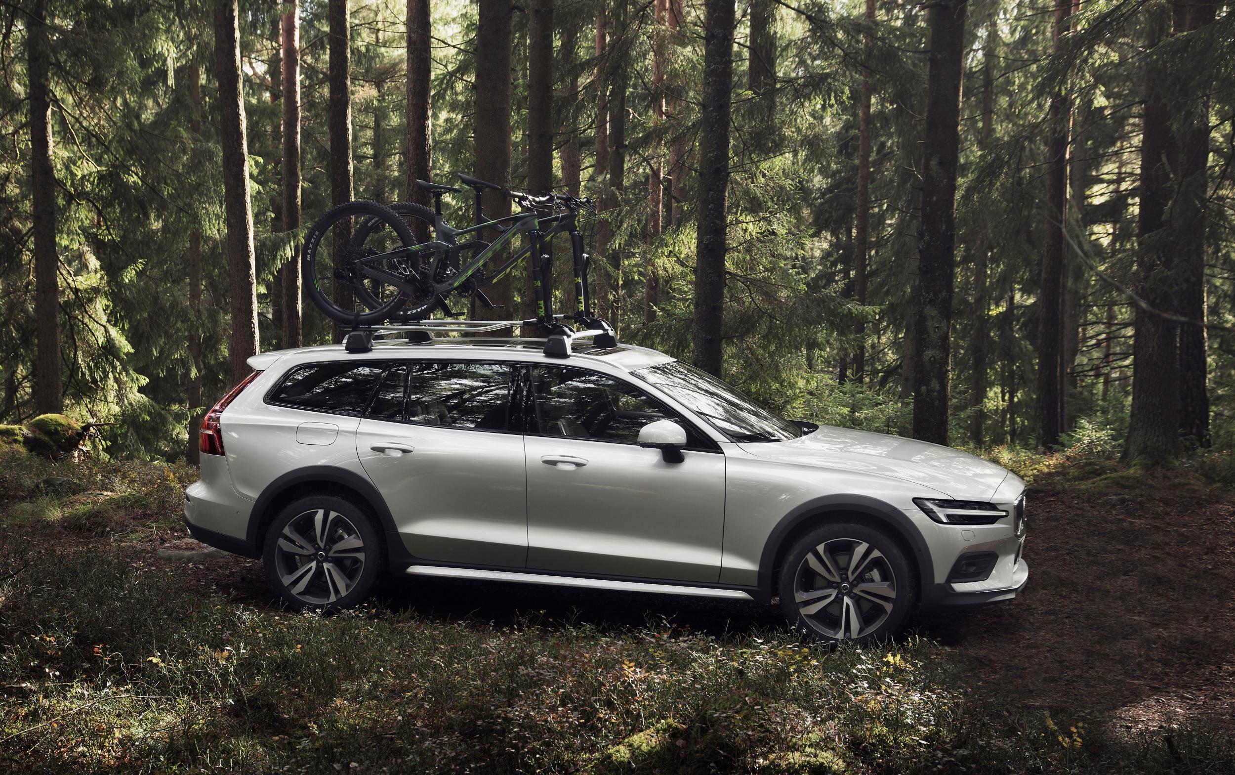 Volvo V60 Cross Country is going places