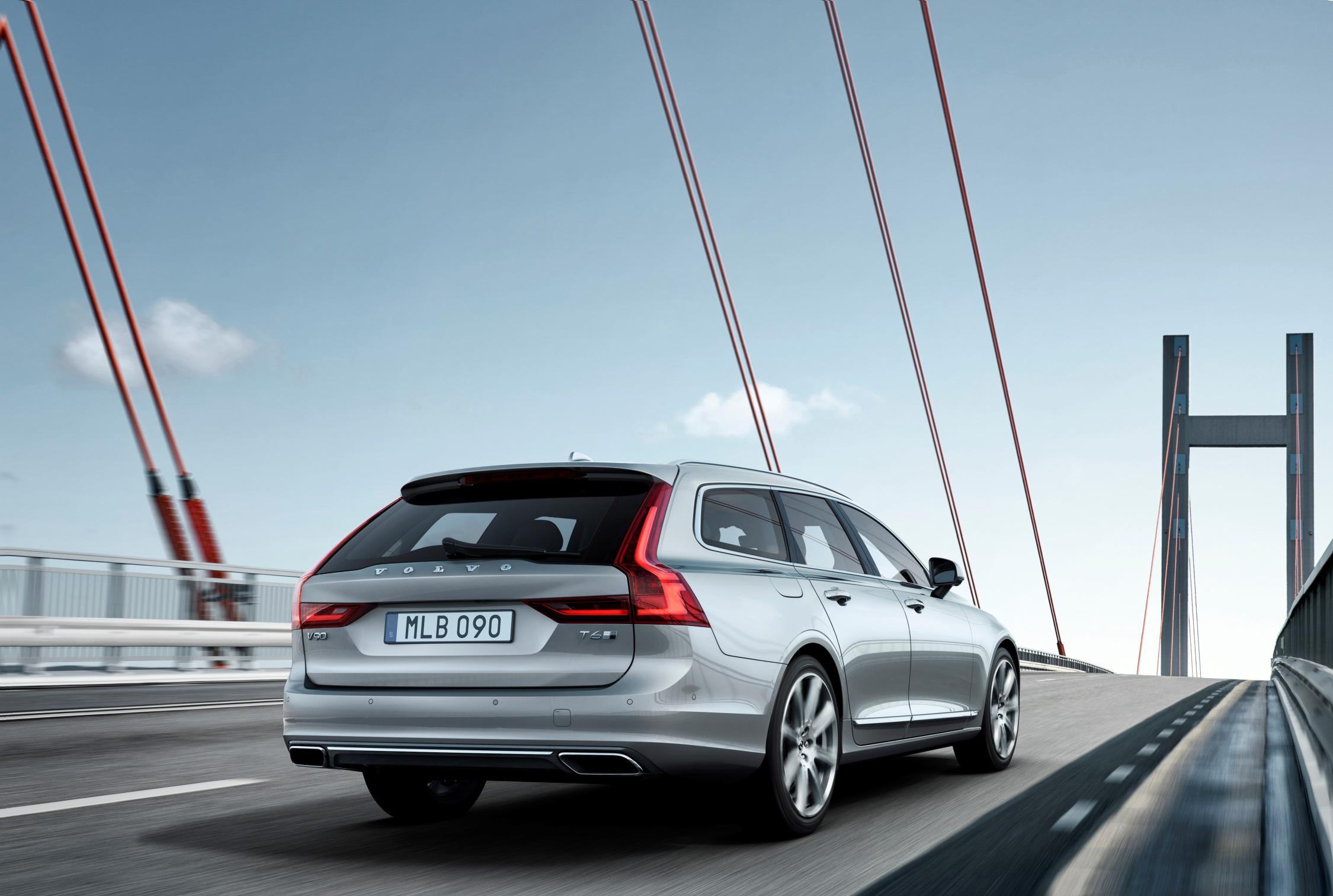Sleek new Volvo V90 unveiled