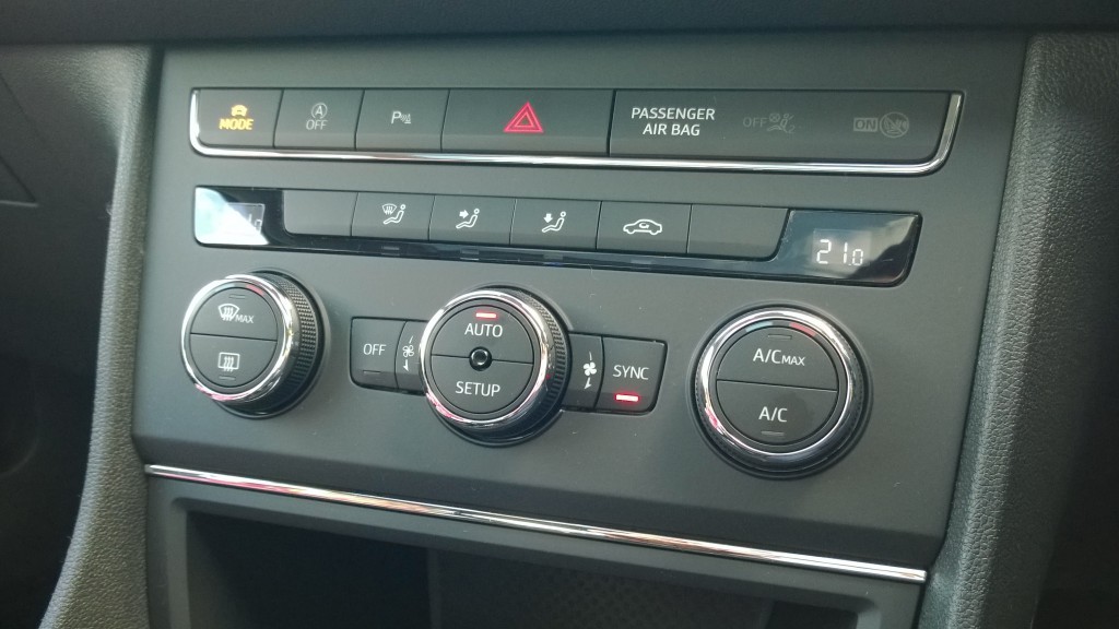 SEAT Leon FR review: control panel